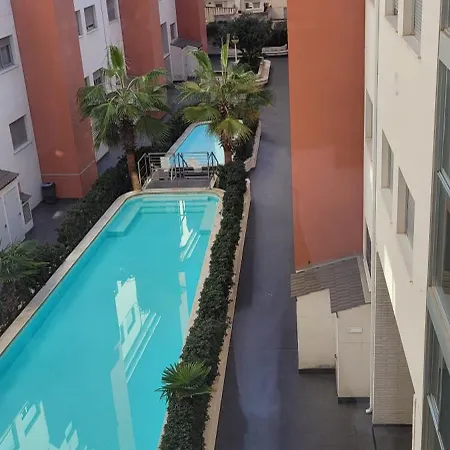Milka Canada Con Piscina דירה